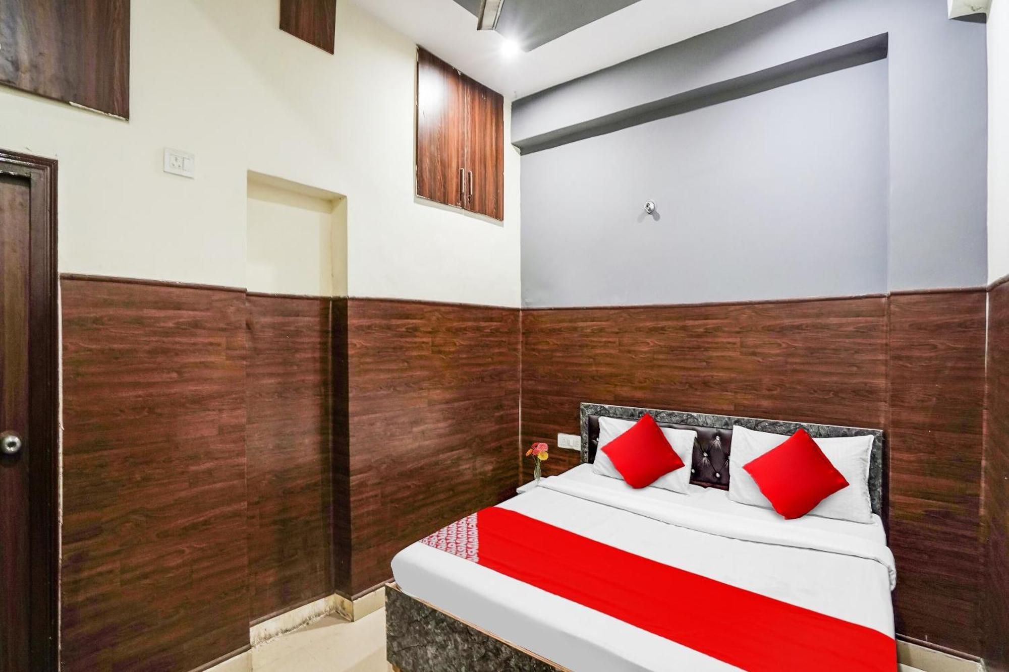 Hotel O Dream Palace Inn Noida Exterior photo